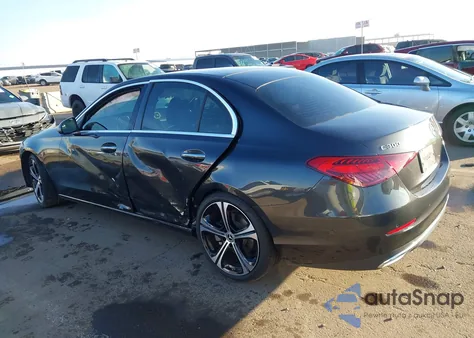 2022 Mercedes-Benz C 300 Sedan z USA, uszkodzony, nr VIN W1KAF4GB7NR030901